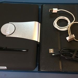 Apple iPad 2 16GB WiFi + JETech Bluetooth Keyboard